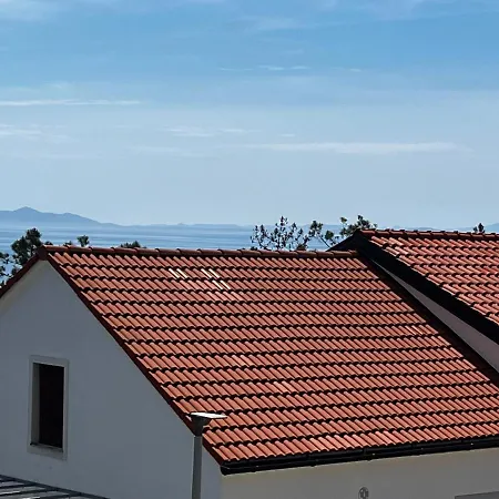 Grande Rosso Apartmán Vir