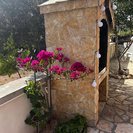 Grande Rosso Apartmán Vir